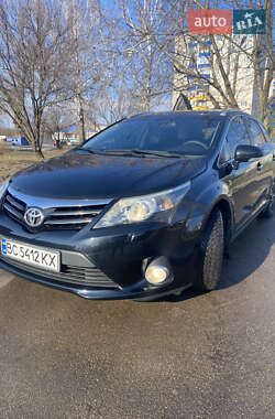 Універсал Toyota Avensis 2012 в Конотопі