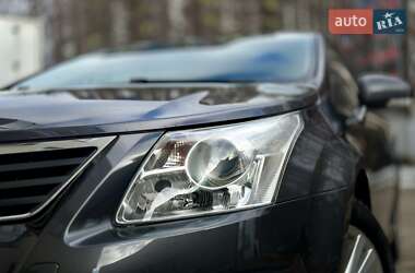 Седан Toyota Avensis 2011 в Тернополе