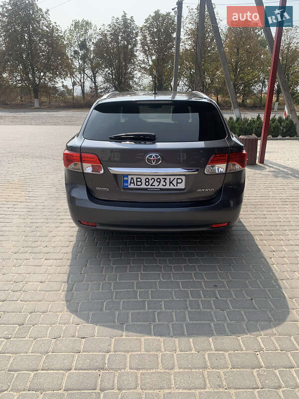 Универсал Toyota Avensis 2013 в Виннице