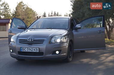 Седан Toyota Avensis 2006 в Львові