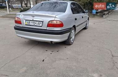 Седан Toyota Avensis 2002 в 