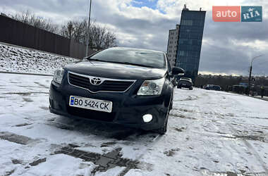 Седан Toyota Avensis 2010 в Тернополе