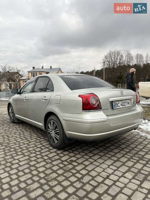 Седан Toyota Avensis 2006 в Львове