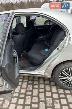 Седан Toyota Avensis 2006 в 