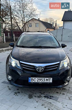 Универсал Toyota Avensis 2012 в Буске