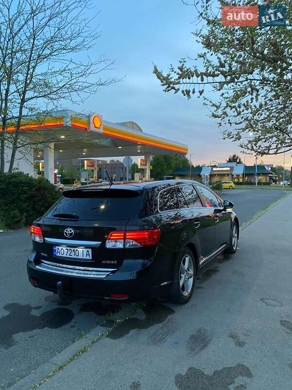 Универсал Toyota Avensis 2012 в Виноградове
