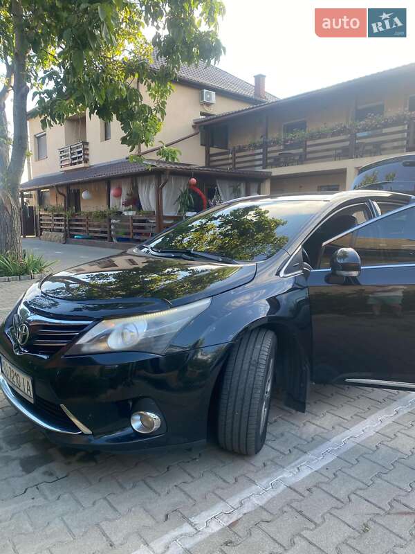 Универсал Toyota Avensis 2012 в Виноградове