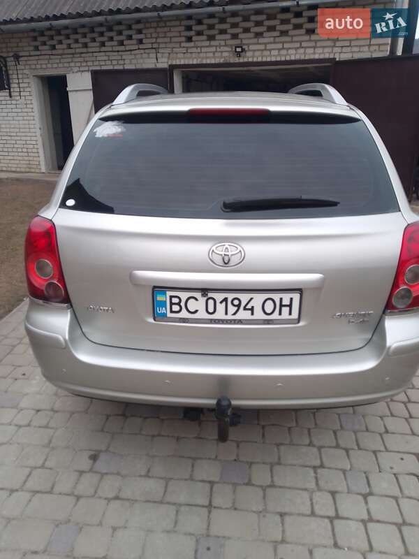 Універсал Toyota Avensis 2006 в Львові