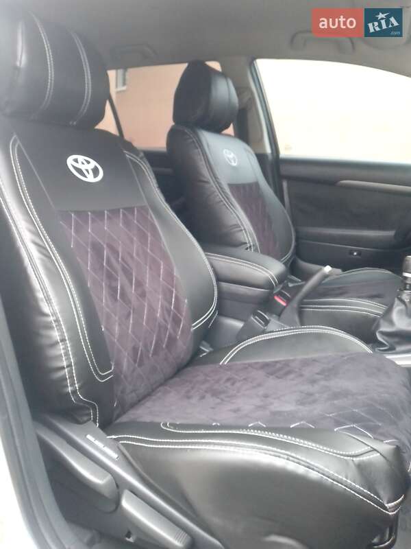 Універсал Toyota Avensis 2006 в Львові