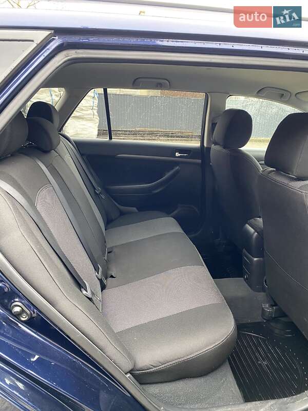 Універсал Toyota Avensis 2007 в Калуші