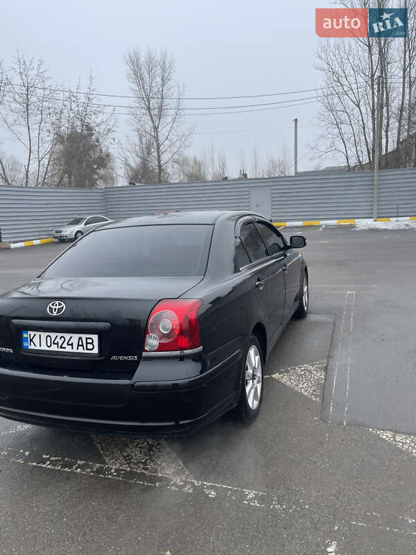 Седан Toyota Avensis 2008 в Ирпене