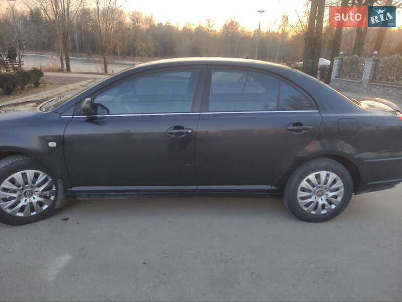 Седан Toyota Avensis 2004 в Белой Церкви
