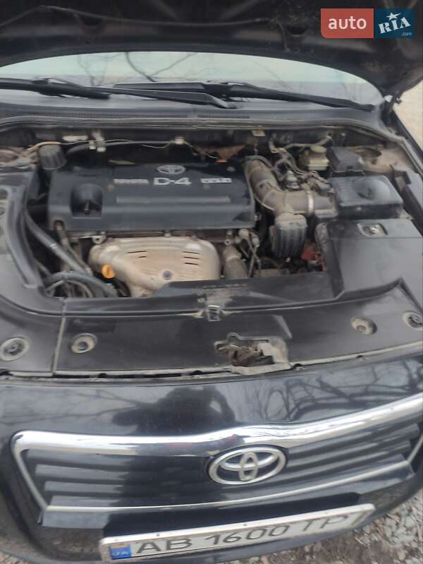 Седан Toyota Avensis 2004 в Белой Церкви