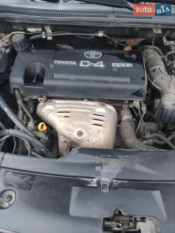 Седан Toyota Avensis 2004 в Белой Церкви