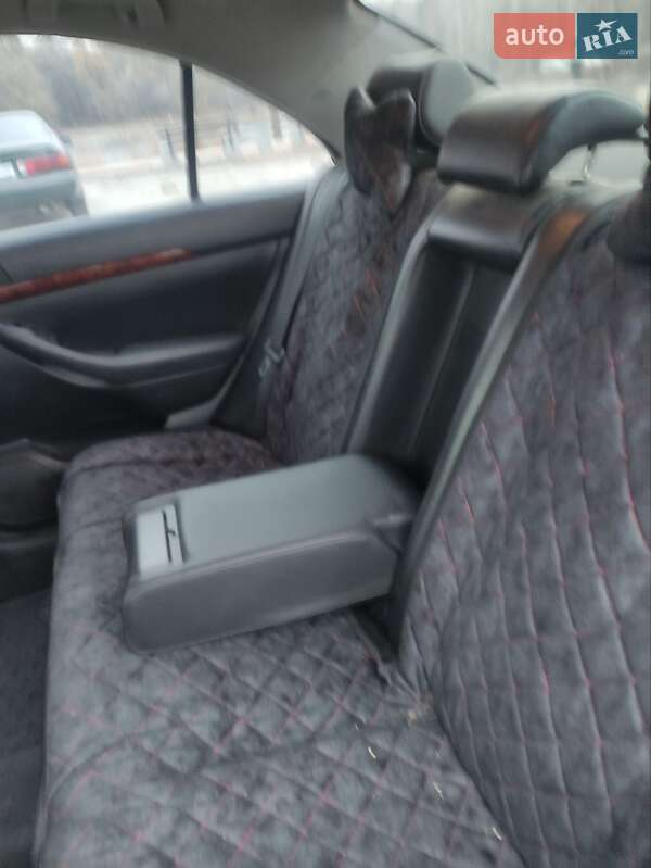 Седан Toyota Avensis 2004 в Белой Церкви