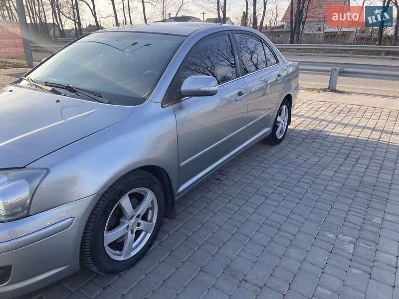 Седан Toyota Avensis 2007 в Виннице