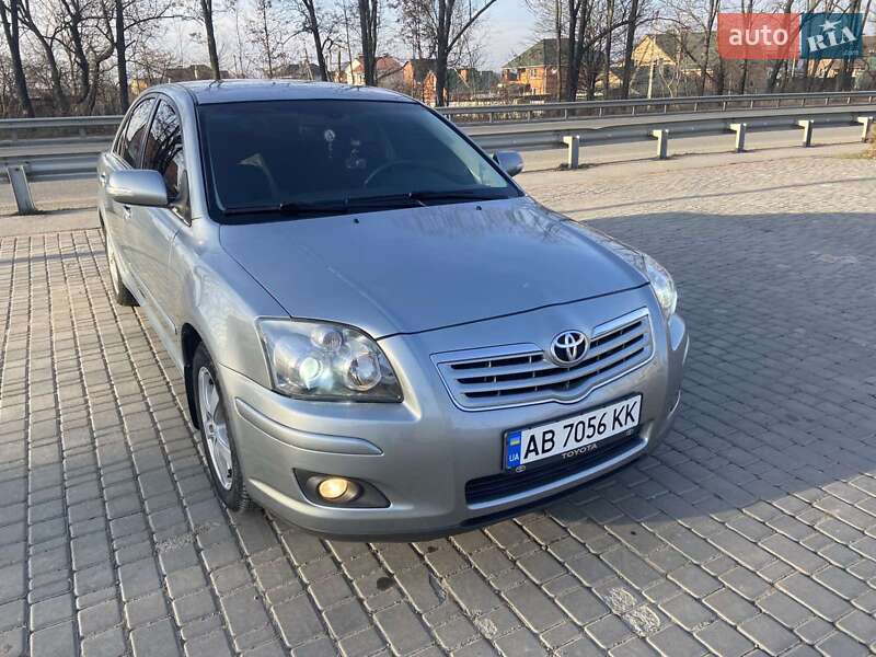 Седан Toyota Avensis 2007 в Виннице