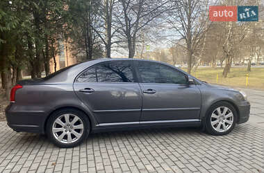 Седан Toyota Avensis 2008 в Львові