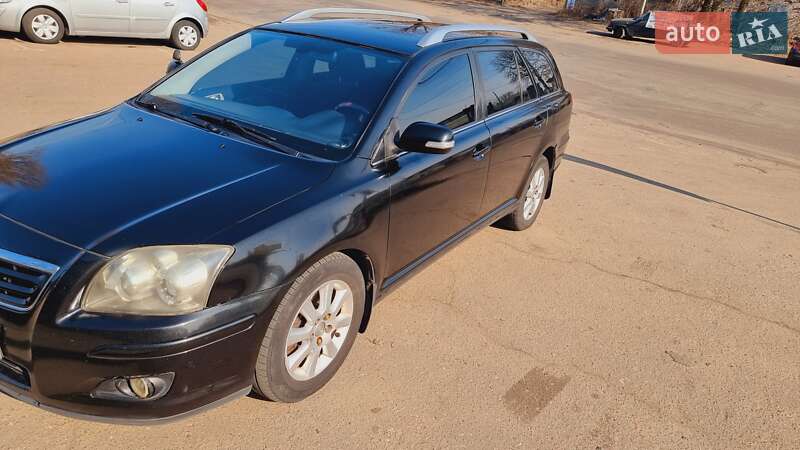 Універсал Toyota Avensis 2008 в Чернігові