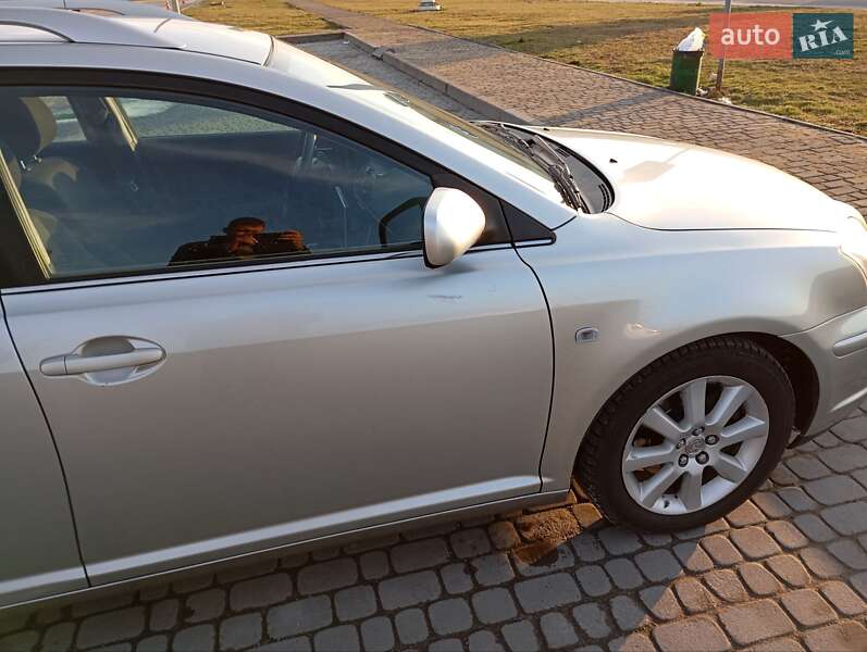Універсал Toyota Avensis 2006 в Львові