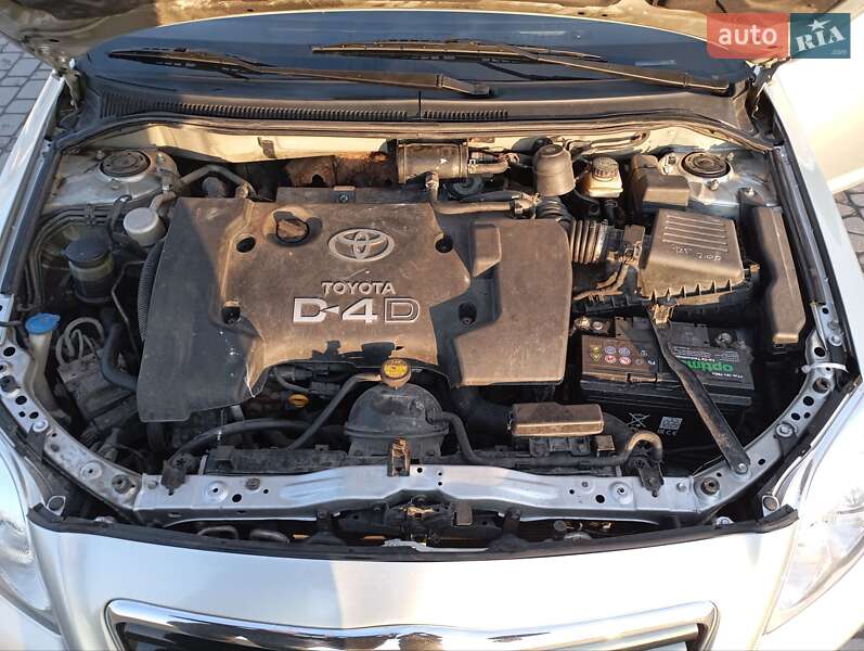 Універсал Toyota Avensis 2006 в Львові