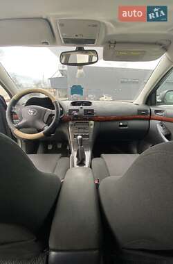 Універсал Toyota Avensis 2004 в 