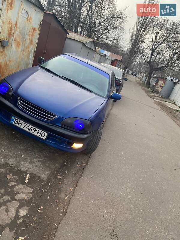Toyota Avensis 1999