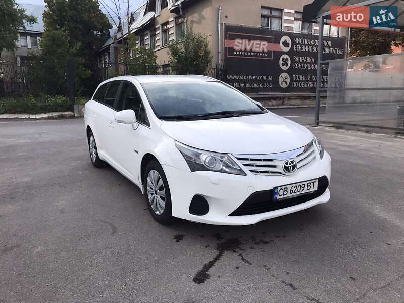 Універсал Toyota Avensis 2012 в Чернігові