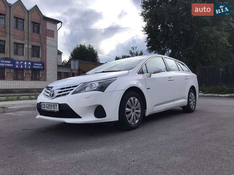 Універсал Toyota Avensis 2012 в Чернігові