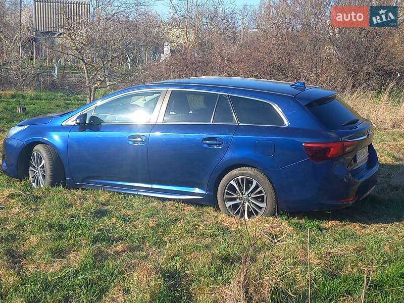 Toyota Avensis 2015