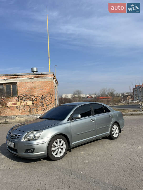 Седан Toyota Avensis 2008 в Ровно