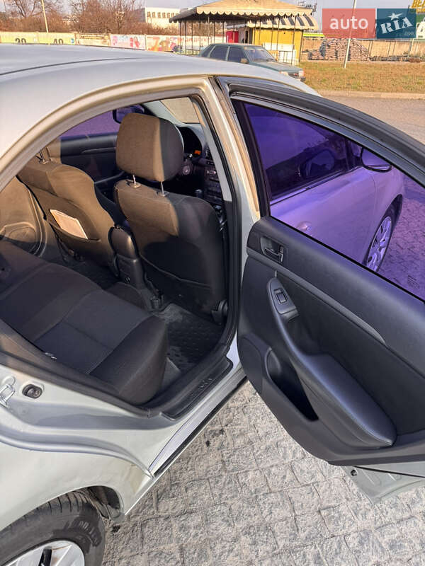 Седан Toyota Avensis 2008 в Полтаве