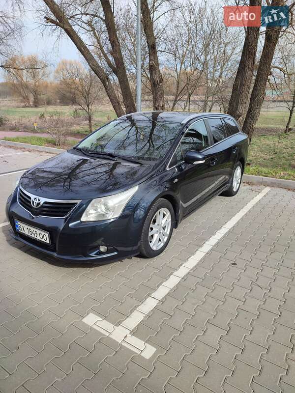 Toyota Avensis 2011