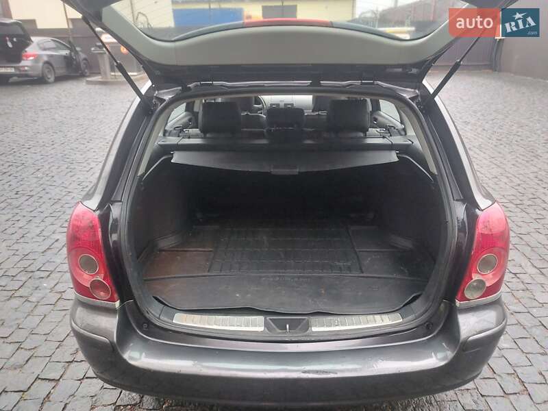 Універсал Toyota Avensis 2006 в Софіївській Борщагівці