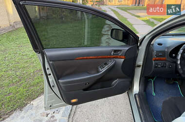 Седан Toyota Avensis 2003 в 