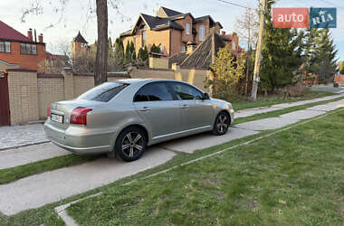Седан Toyota Avensis 2003 в 