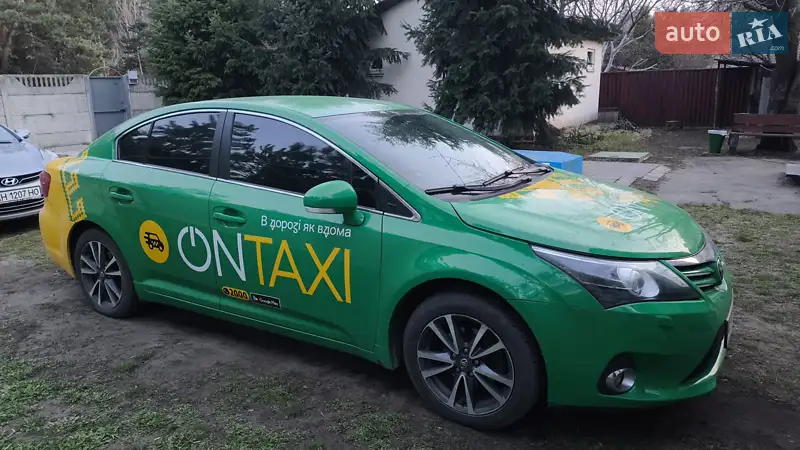 Седан Toyota Avensis 2012 в 