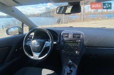 Седан Toyota Avensis 2009 в 