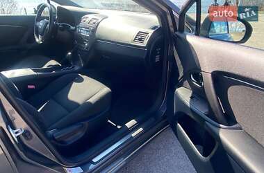 Седан Toyota Avensis 2009 в 