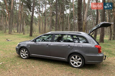 Универсал Toyota Avensis 2004 в 