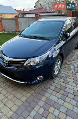 Универсал Toyota Avensis 2014 в 