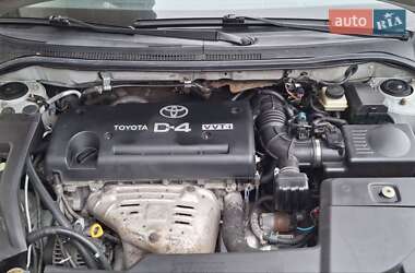 Седан Toyota Avensis 2004 в 