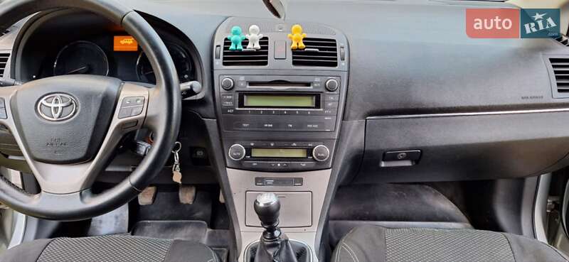 Универсал Toyota Avensis 2010 в Великом Раковце