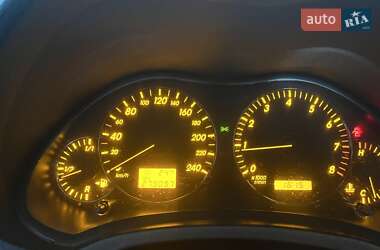 Седан Toyota Avensis 2003 в 