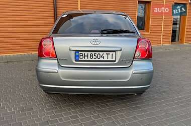 Лифтбек Toyota Avensis 2008 в 