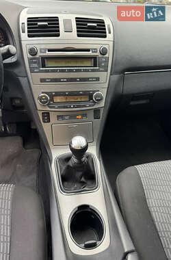 Седан Toyota Avensis 2011 в 