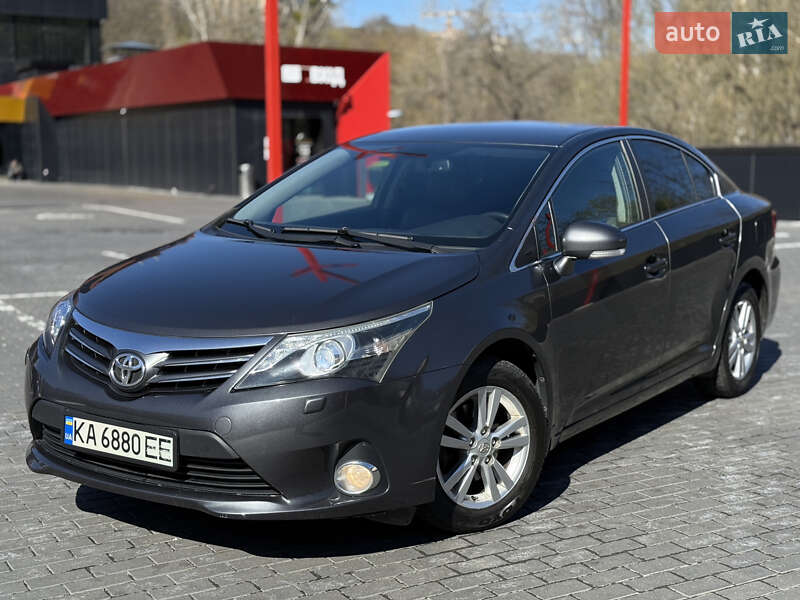 Toyota Avensis 2013