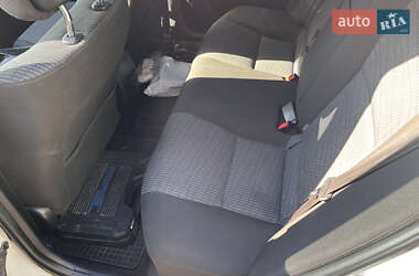 Седан Toyota Avensis 2011 в 