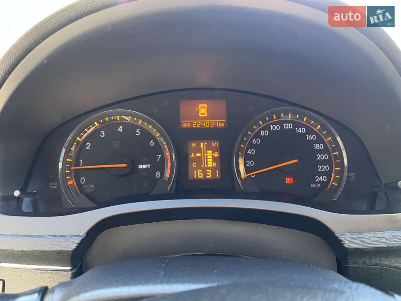 Седан Toyota Avensis 2011 в 