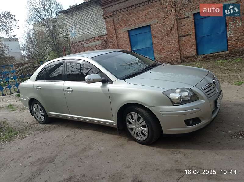 Седан Toyota Avensis 2008 в Кременчуге